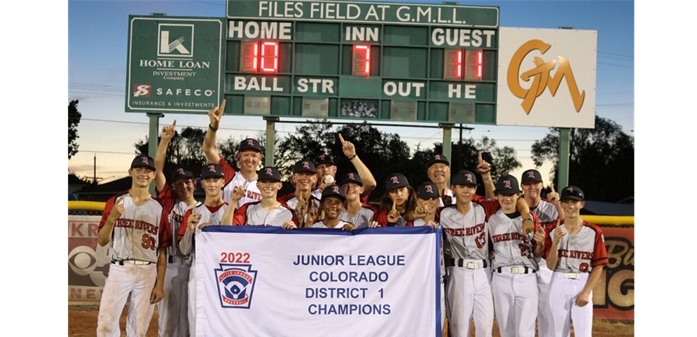 Juniors win 2022 Districts